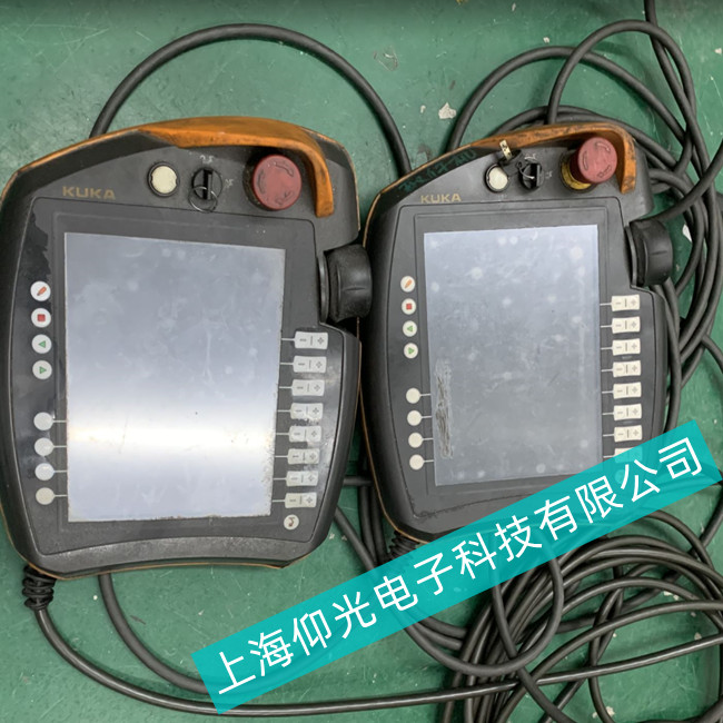 ���꽛(j��ng)�S��KUKA�쿨�C����ʾ���������M(j��n)ϵ�y(t��ng)����Ҫ�^��