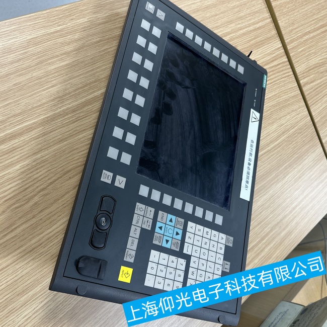 �Ϸ����T�Ӕ�(sh��)��ϵ�y(t��ng)SINUMERIK 840ϵ���_�C(j��)�^�����ߵ�һ��Ͳ���(d��ng)���ϾS���f(shu��)��